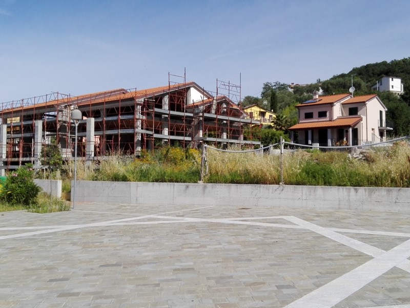 Casa Semi Indipendente in Vendita a Luni, zona Isola, 400'000€, 315 m²