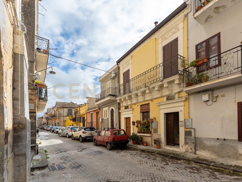 Casa Semi Indipendente in Vendita a Vizzini, 35'000€, 121 m²