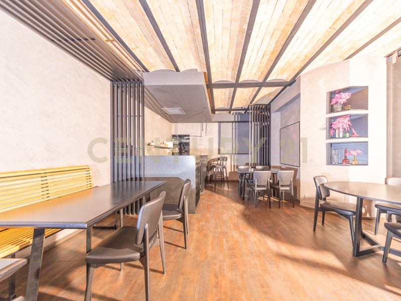 Attività commerciale in Vendita a Nettuno, zona Nettuno borgo, 75'000€, 66 m², arredato