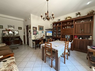 Trilocale in Vendita a Palermo, 120'000€, 90 m²