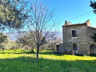 Casale in Vendita a Spigno Saturnia, zona Via Turrimai, 95'000€, 280 m²
