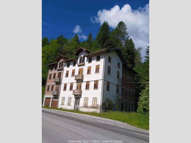 Casa Indipendente in Vendita a Lozzo di Cadore, 180'000€, 500 m²