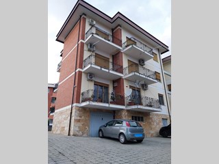 Appartamento in Vendita a Castrolibero, zona Andreotta, 110'000€, 140 m²