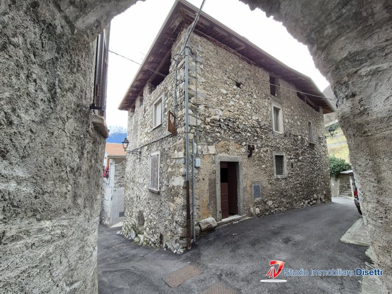 Casa Semi Indipendente in Vendita a Cerveno, 35'000€, 100 m²