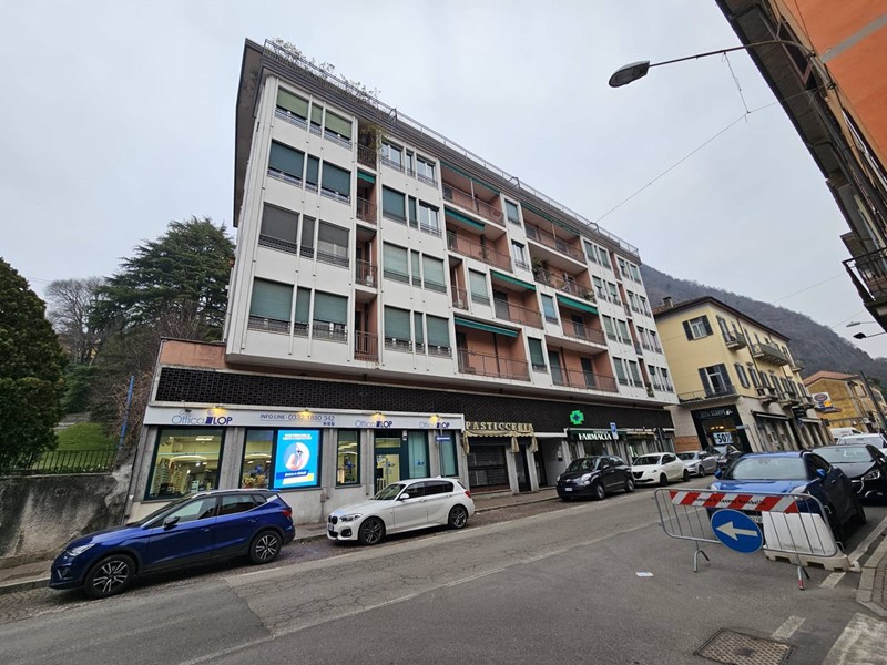 Capannone in Vendita a Laveno Mombello, 58'000€, 35 m², arredato