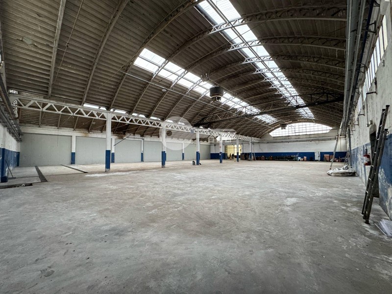 Immobile commerciale in Affitto a Pontevico, 3'800€, 1800 m²