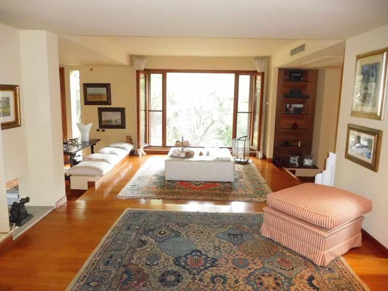 Villa in Vendita a Collesalvetti, zona Nugola Nuova, 1'400'000&euro;, 480 m², con Box