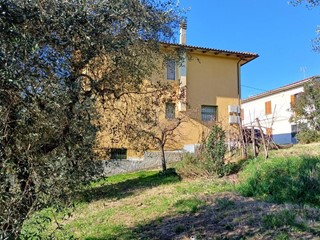 Casa Indipendente in Vendita a Santa Maria a Monte, zona Pregiuntino, 259'000€, 200 m², con Box