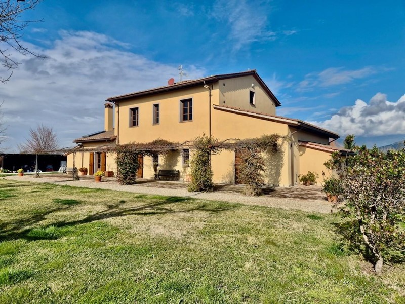 Casa di corte in Vendita a Cascina, 950'000€, 400 m²