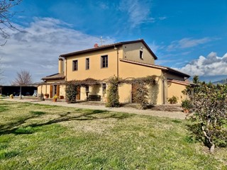 Casa di corte in Vendita a Cascina, 950'000€, 400 m²