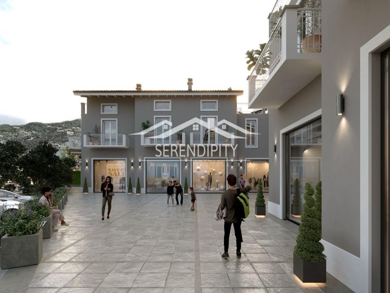 Immobile commerciale in Affitto a Luni, 1'500&euro;, 46 m²