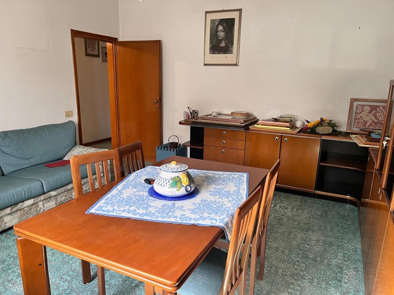 Casa Indipendente in Vendita a Agliana, 490'000€, 200 m², con Box