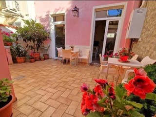 Casa Indipendente in Vendita a Viareggio, 750'000€, 130 m²