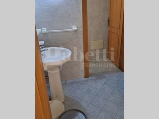 Negozio in Vendita a Bagheria, 93'000€, 91 m²