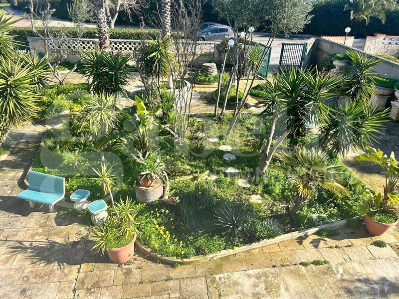 Villa in Vendita a Giovinazzo, 390'000€, 200 m²