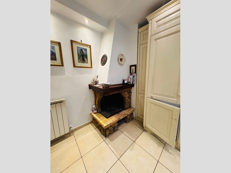 Quadrilocale in Vendita a Terni, 140'000€, 105 m²
