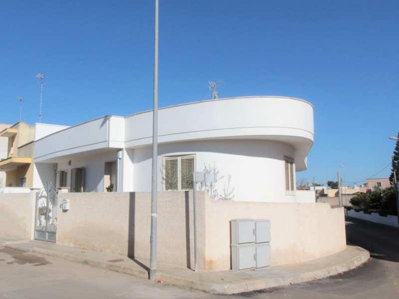 Villa in Vendita a Copertino, 280'000€, 310 m²