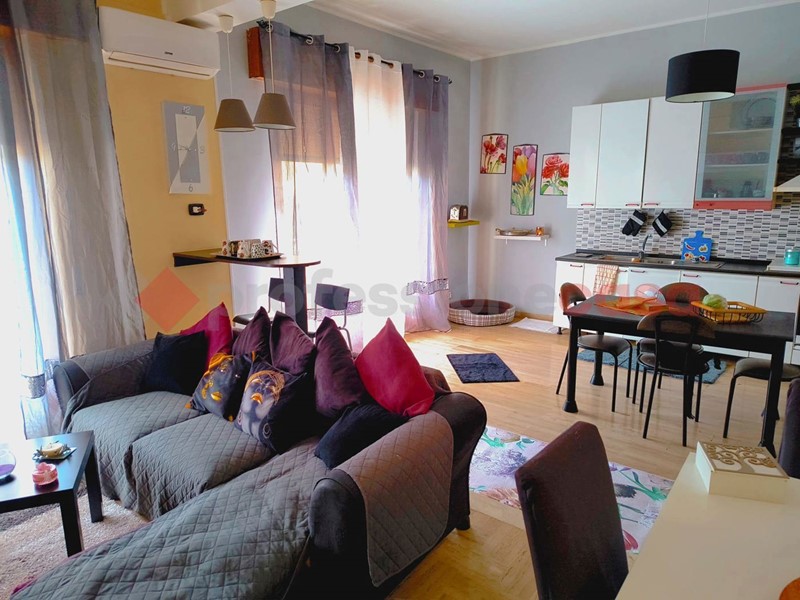 Trilocale in Vendita a Reggio Calabria, 70'000€, 108 m²