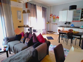 Trilocale in Vendita a Reggio Calabria, 70'000€, 108 m²