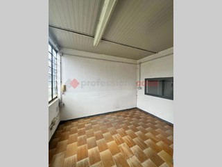 Laboratorio in Vendita a Subbiano, 140'000€, 198 m²