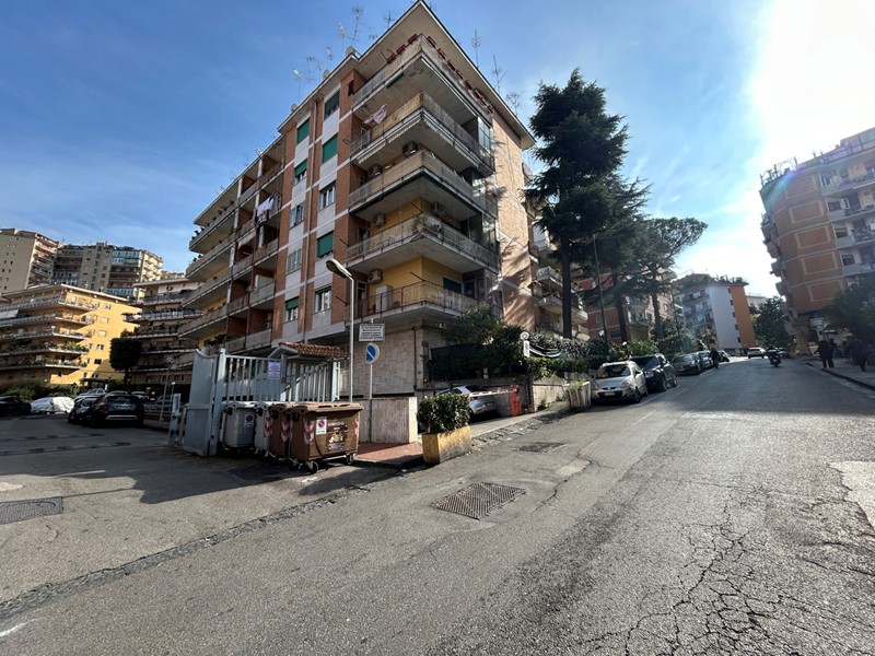 Trilocale in Vendita a Napoli, 330'000€, 107 m²