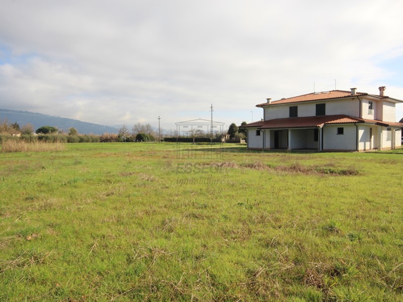 Casa Semi Indipendente in Vendita a Montecarlo, 240'000€, 150 m²