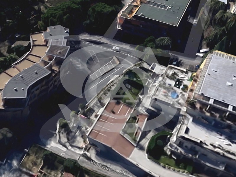 Box in Vendita a Sanremo, 38'000€, 30 m², con Box