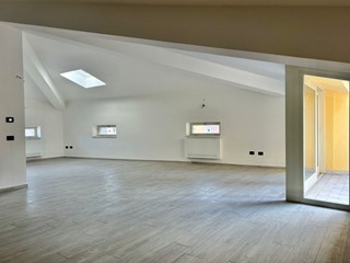 Quadrilocale in Vendita a Sarzana, 290'000€, 91 m²