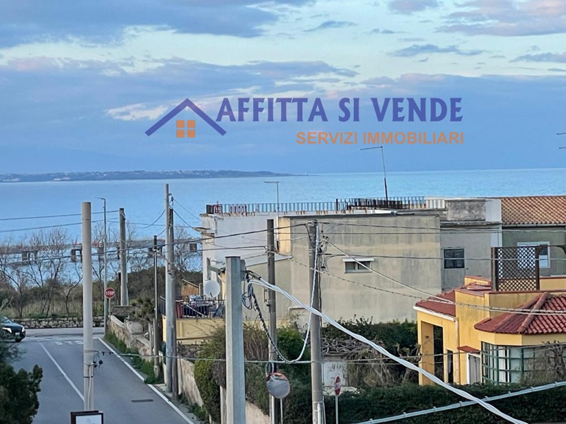 Appartamento in Affitto a Siracusa, 600€, 130 m²