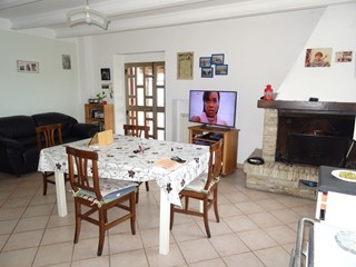 Casa Indipendente in Vendita a Trecastelli, zona Ripe, 235'000€, 230 m², con Box