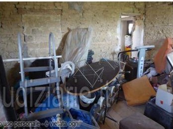 Casa Indipendente in Vendita a Rimini, 30'000€, 136 m²