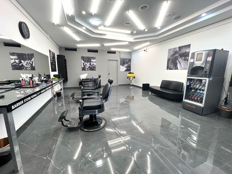 Attività commerciale in Vendita a Capena, 30'000€, 70 m², arredato