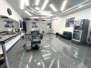 Attività commerciale in Vendita a Capena, 25'000€, 70 m², arredato