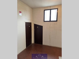 Capannone in Vendita a Firenze, zona Bellariva, 13'000€, 15 m²