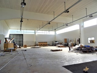 Capannone in Vendita a Senigallia, 750'000€, 1650 m²