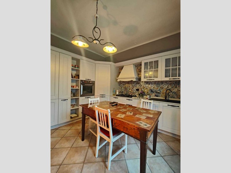 Casa Indipendente in Vendita a Licciana Nardi, 170'000€, 160 m², con Box