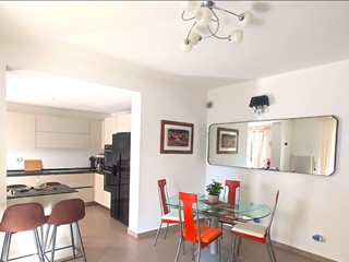 Casa Indipendente in Vendita a Montignoso, zona Cinquale, 890'000€, 150 m², arredato