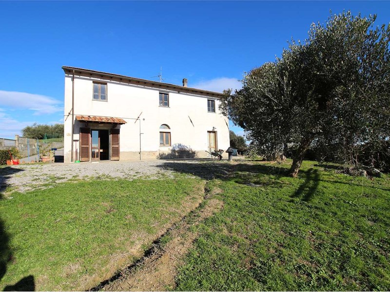 Casale in Vendita a Montopoli in Val d'Arno, zona Marti, 350'000€, 140 m²