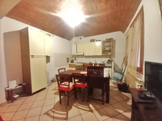 Appartamento in Vendita a Castelfiorentino, 55'000€, 117 m², arredato