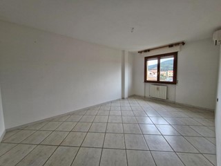 Quadrilocale in Vendita a Campiglia Marittima, zona Venturina, 165'000&euro;, 80 m², con Box