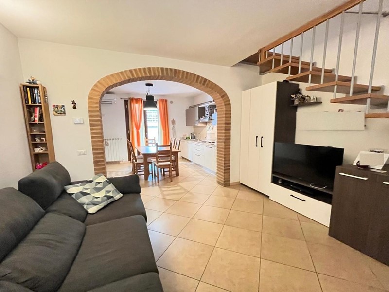 Quadrilocale in Vendita a Gambassi Terme, 165'000€, 75 m², arredato