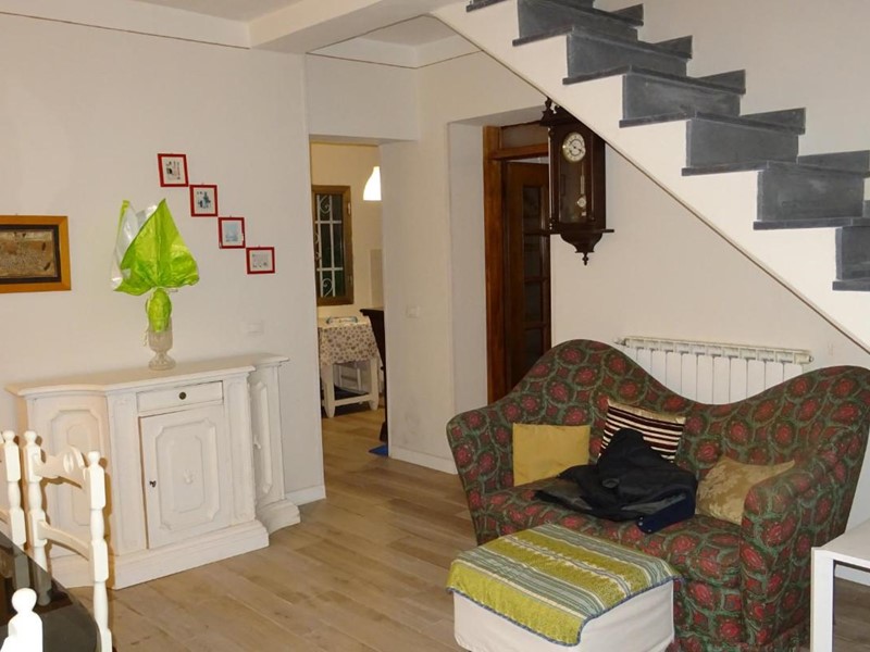 Casa Indipendente in Vendita a Lamporecchio, 240'000€, 276 m², arredato