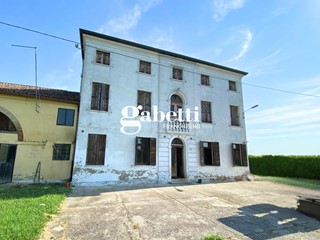 Casa Indipendente in Vendita a Bovolenta, 130'000€, 420 m²