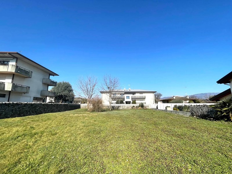 Terreno industriale in Vendita a Povoletto, 68'000€, 980 m²