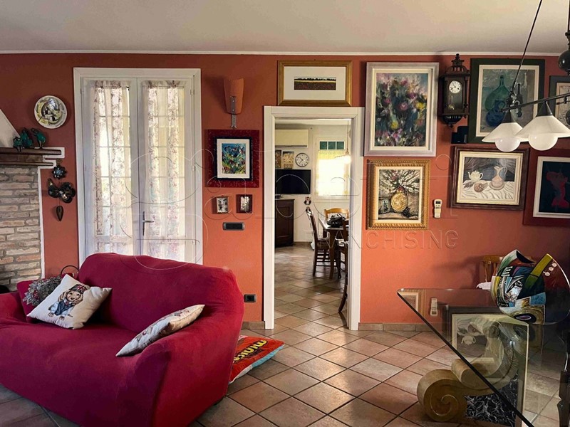 Casa Indipendente in Vendita a Ostellato, 380'000€, 288 m²