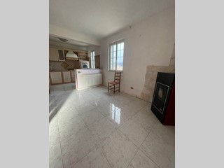 Appartamento in Vendita a Minturno, 83'000€, 100 m²