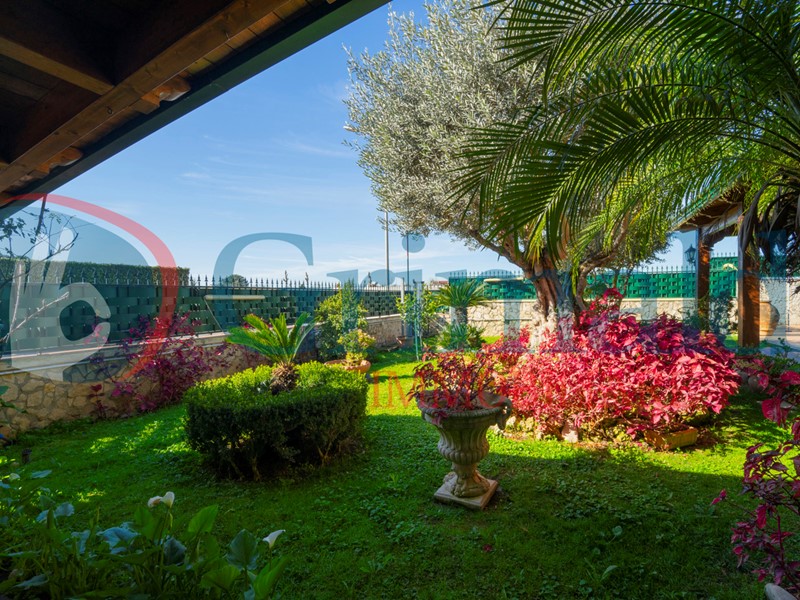 Villetta a schiera in Vendita a Teverola, 530'000€, 210 m²