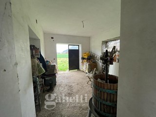 Casa Indipendente in Vendita a Pietravairano, 150'000€, 300 m²