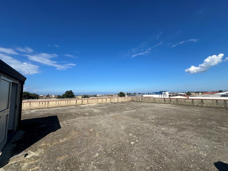 Negozio in Vendita a Barcellona Pozzo di Gotto, 178'000€, 230 m²