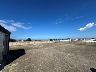 Negozio in Vendita a Barcellona Pozzo di Gotto, 178'000€, 230 m²